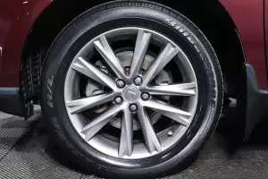 Lexus  8