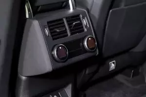 Land Rover  8