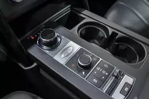 Land Rover  9