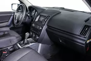 Land Rover  11