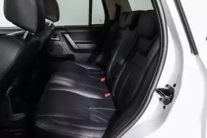 Land Rover  11