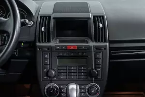 Land Rover  9