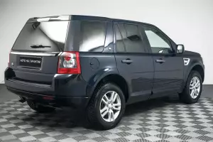 Land Rover  4