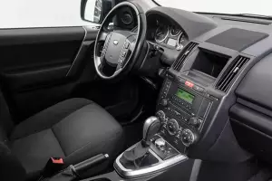 Land Rover  9