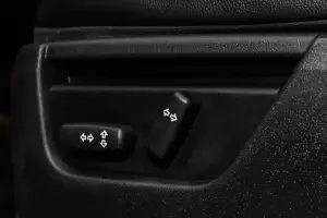 Land Rover  11
