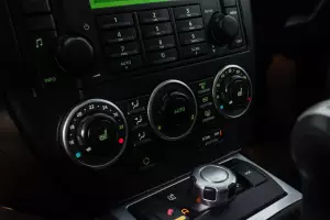 Land Rover  12