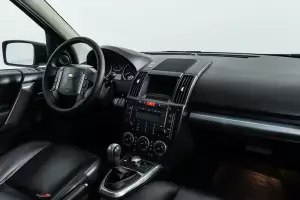 Land Rover  8