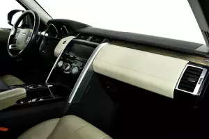 Land Rover  10