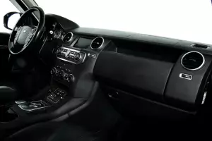 Land Rover  8