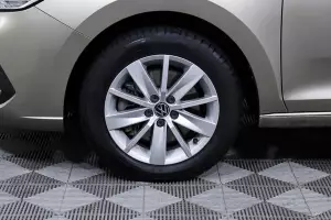 Volkswagen  8