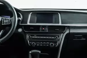 Kia  10