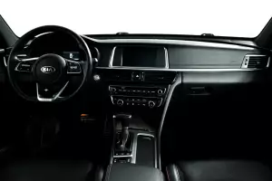 Kia  8