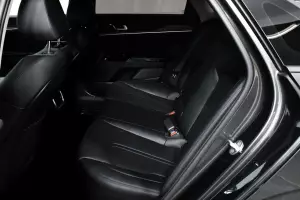 Kia  11