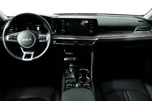Kia  8