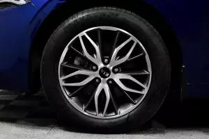 Kia  6