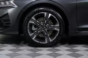 Kia  9