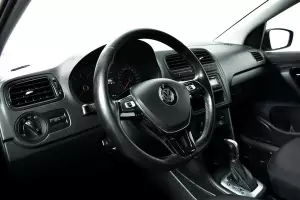 Volkswagen  8