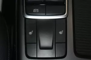 Kia  8