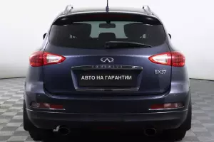 Infiniti  5