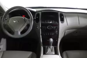 Infiniti  7