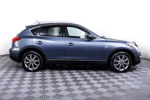 Infiniti  3