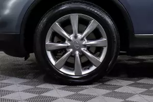 Infiniti  9