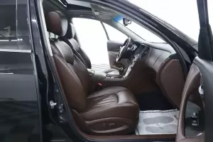 Infiniti  4
