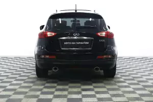 Infiniti  18