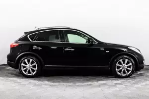 Infiniti  3