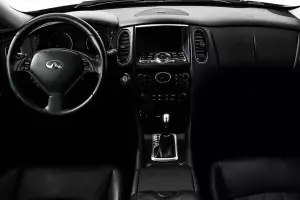Infiniti  6