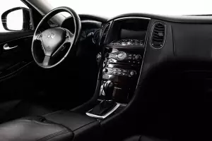 Infiniti  7
