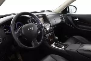 Infiniti  10