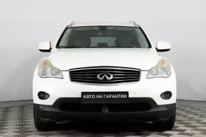 Infiniti  2