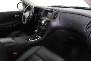 Infiniti  9