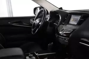 Infiniti  17