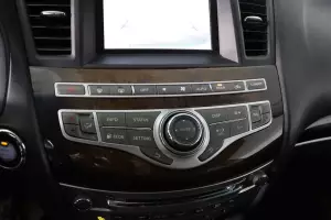 Infiniti  13