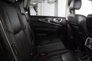 Infiniti  3