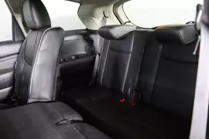 Infiniti  2