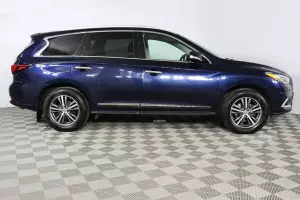 Infiniti  24