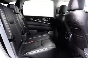 Infiniti  10