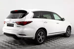 Infiniti  4