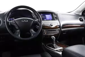 Infiniti  8