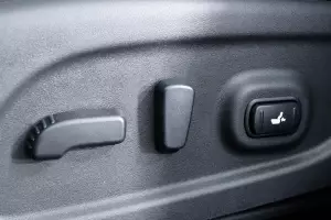 Infiniti  9