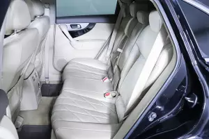 Infiniti  16