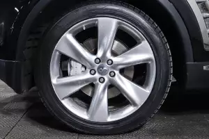Infiniti  9