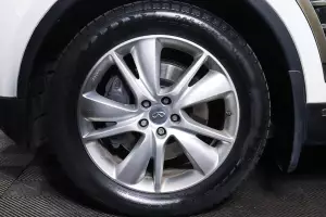Infiniti  10