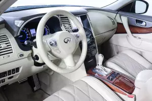 Infiniti  14