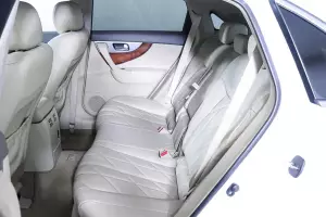 Infiniti  16