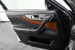 Infiniti  7