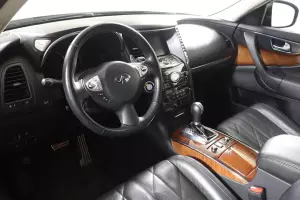 Infiniti  10